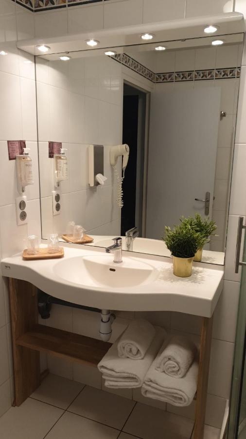 Single Room,1332854084:JPEG